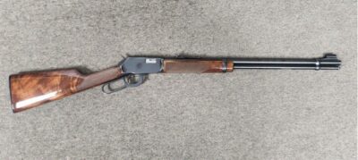 Winchester 9422 TXR,. 22LR, 20″ Barrel, Wood Stock, Black Receiver, Perfect Condition.